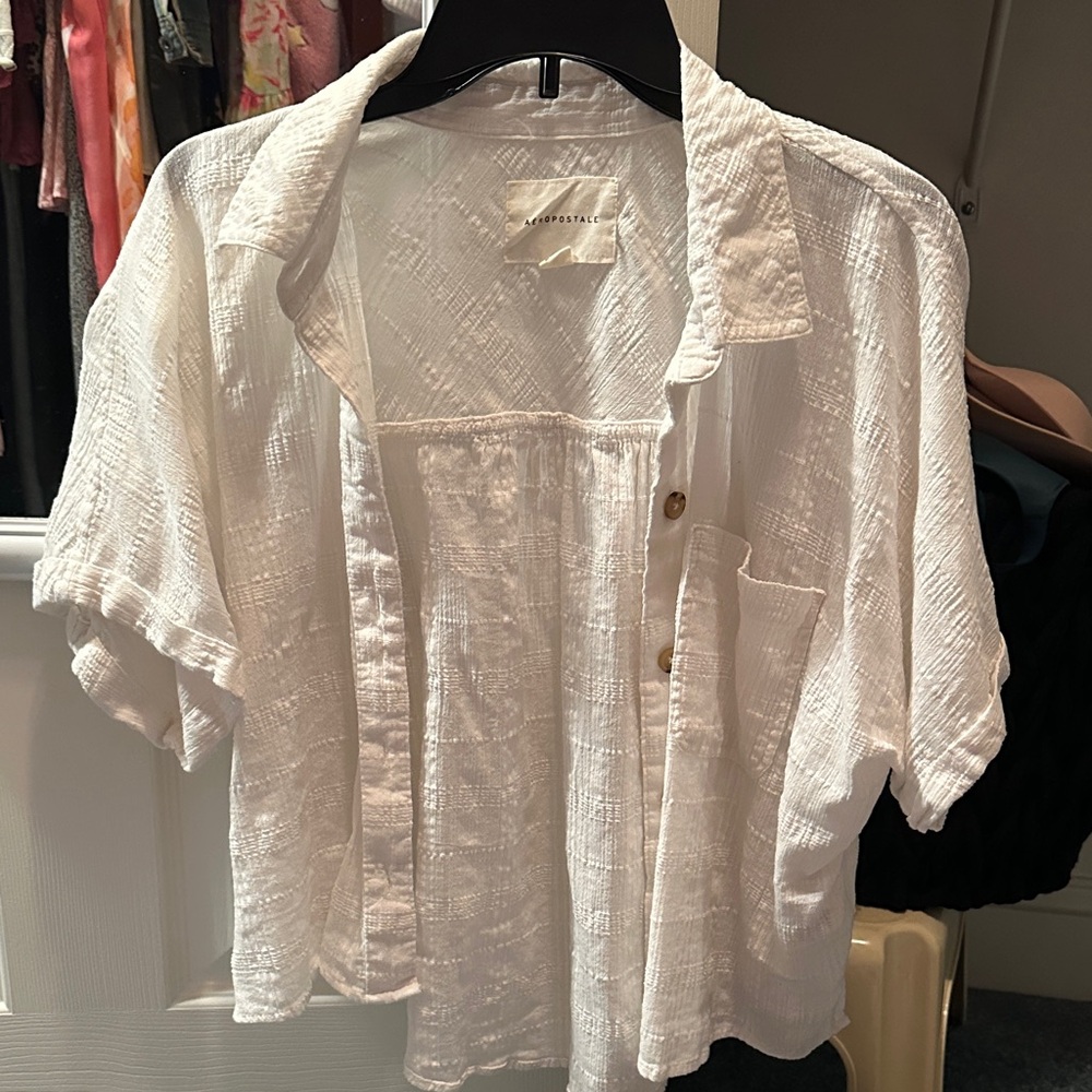 Aeropostale White Textured Button-Down Shirt